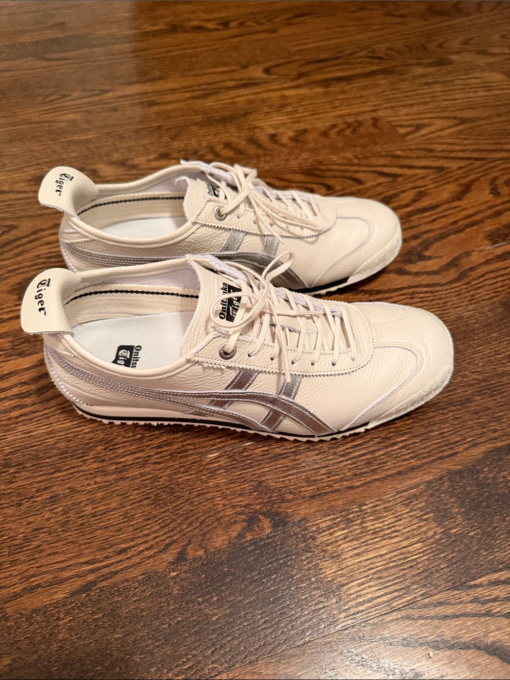 Onitsuka Tiger by Asics Unisex Mexico 66 — Off-White with Silver Stripes